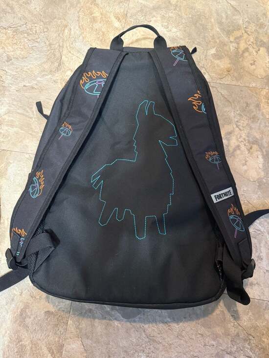 FORTNITE - Picture 5 of 5